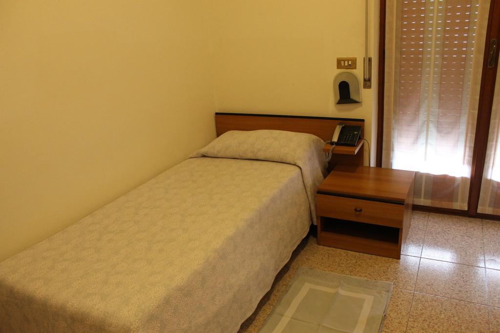 Hotel O'Scugnizzo 2 Belluno Extérieur photo